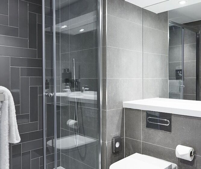 Студия Стандарт, Roomzzz York City