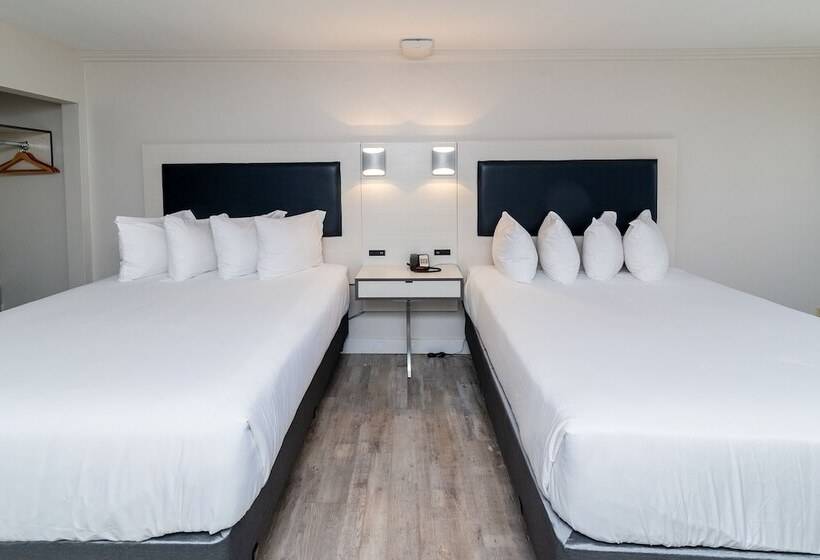 Номер Стандарт 2 Двуспальные Кровати, Art Hotel Laguna Beach