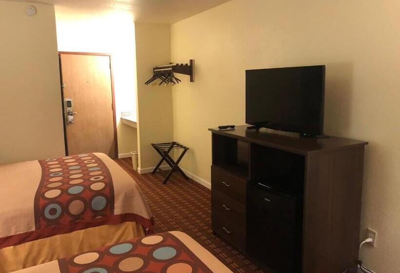 Номер Стандарт 2 Двуспальные Кровати, Super 8 By Wyndham Plover Stevens Point Area