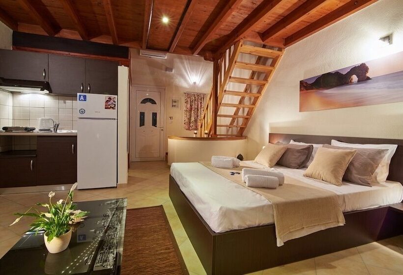 复式房间, Caretta Village