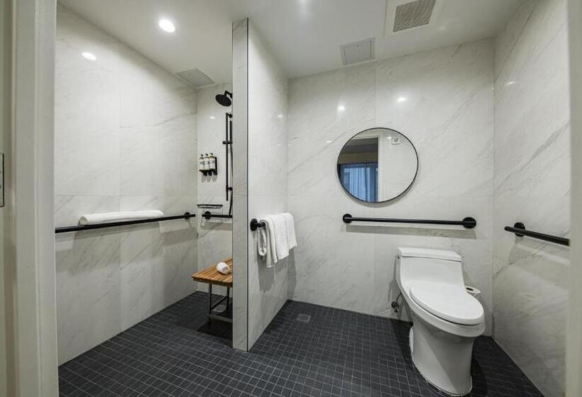 سوئیت جونیور برای معلولان, Pestana Park Avenue