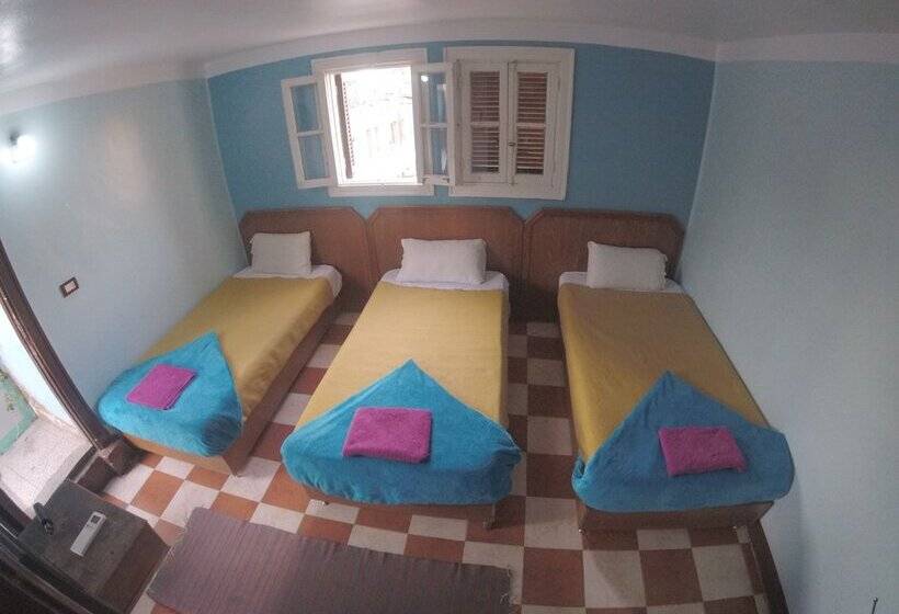 اتاق استاندارد سه نفره, Dahab Hostel