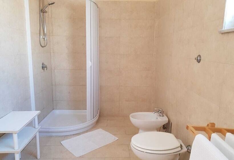 Четырехместный Номер Стандарт, Albergo Santa Teresa