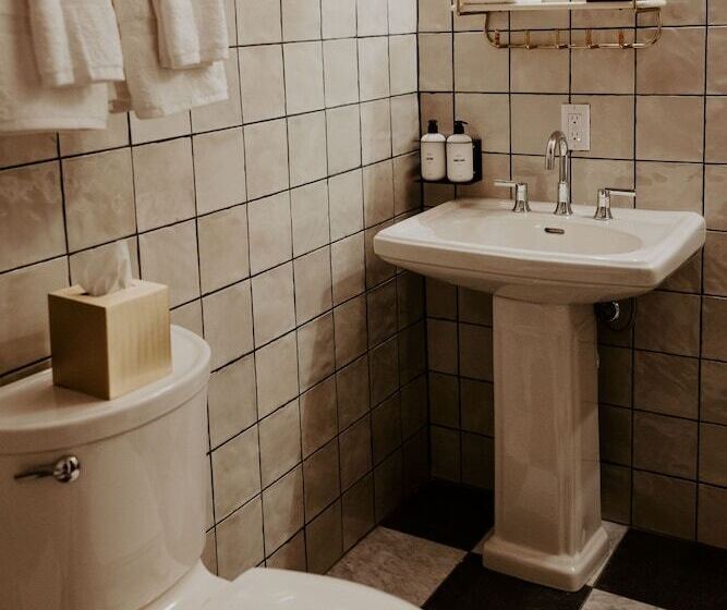 2 Bedroom Suite, The Frenchmen New Orleans By Kasa