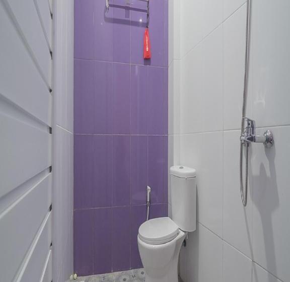 Номер Стандарт, Reddoorz @ Gatot Subroto Street Bandung 3
