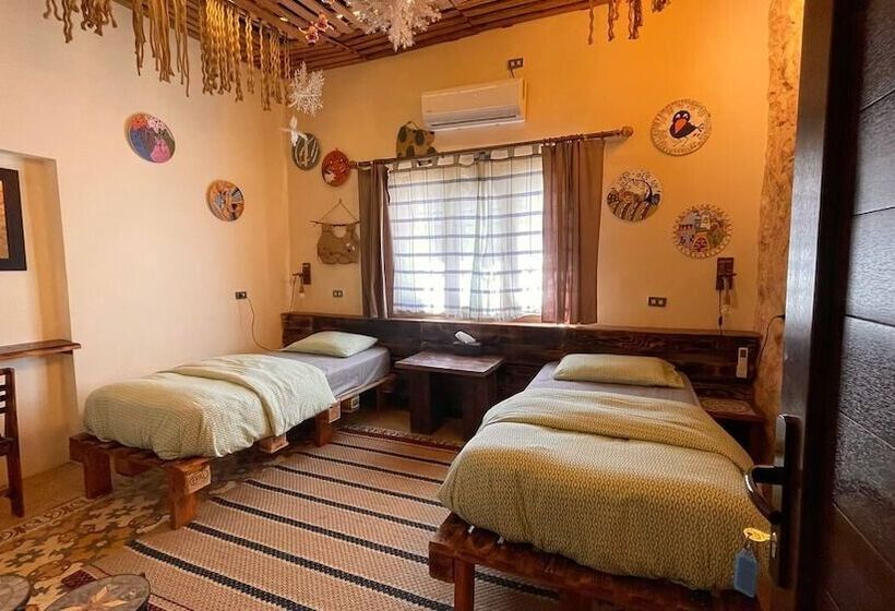 اتاق استاندارد, Carob Hostel