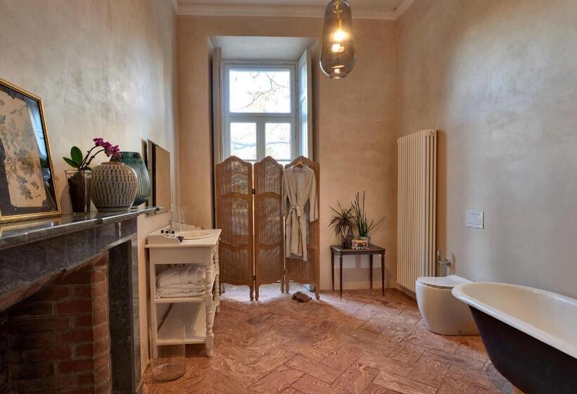 Люкс, Dandelion Como Suites & Park