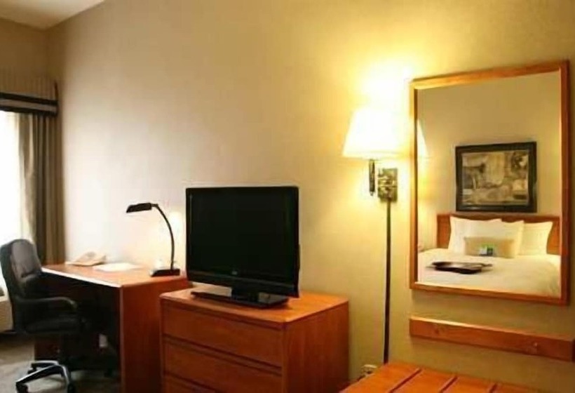 חדר סטנדרט עם מיטת קינג, Hampton Inn Columbus/taylorsville/edinburgh