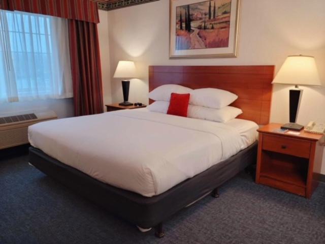 Номер Economy, Red Lion Inn & Suites Port Orchard