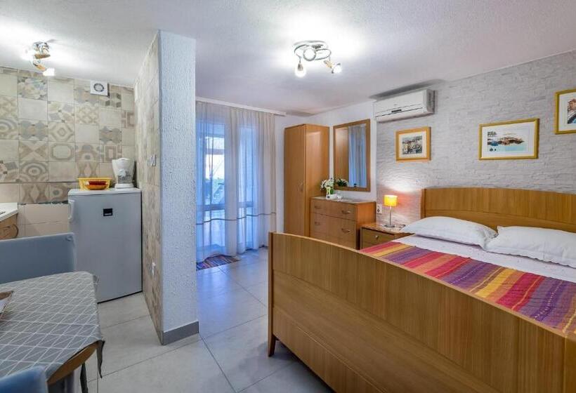 Студио Стандарт с Террасой, Villa Schober Baška