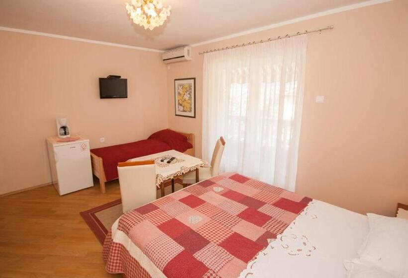 Номер Стандарт с Балконом, Villa Schober Baška