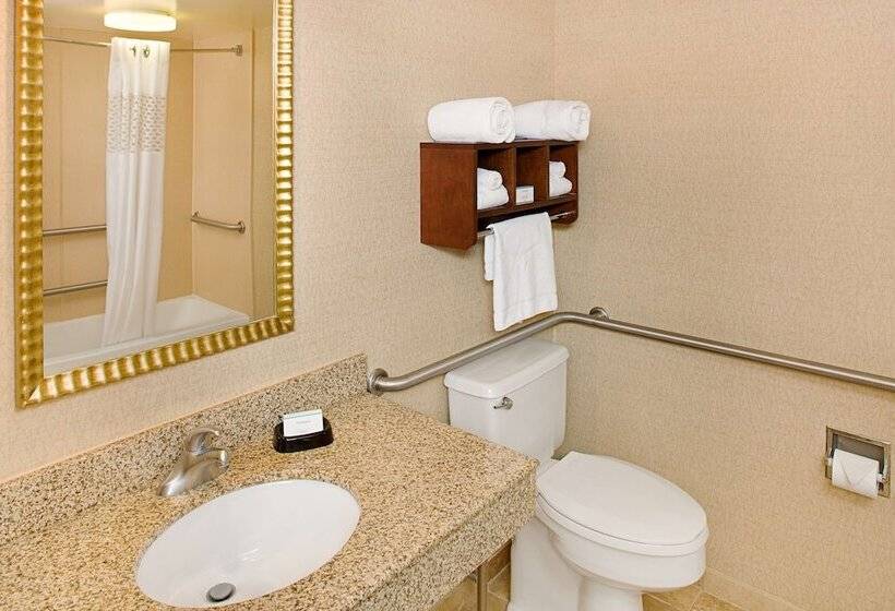 适合残疾人使用的标准间, Hampton Inn Philadelphia / Willow Grove