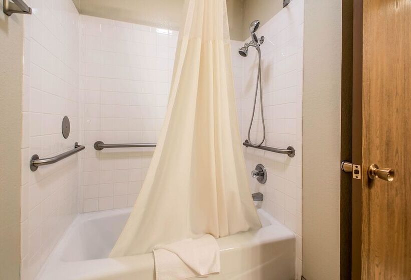 Номер Стандарт 2 Двуспальные Кровати, Quality Inn & Suites Decorah