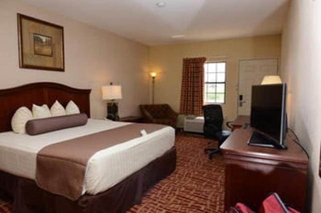 キングサイズベッドのスタンダードルーム, Americas Best Value Inn Tunica Resort