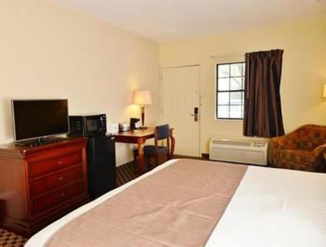 キングサイズベッドのデラックスルーム, Americas Best Value Inn Tunica Resort
