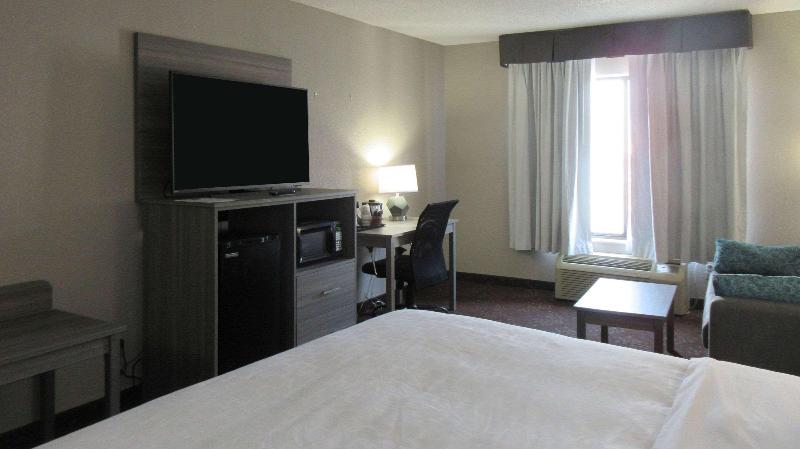 Номер Стандарт Кровать Кинг Адаптированный для Инвалидов, Clarion Pointe Evansville North