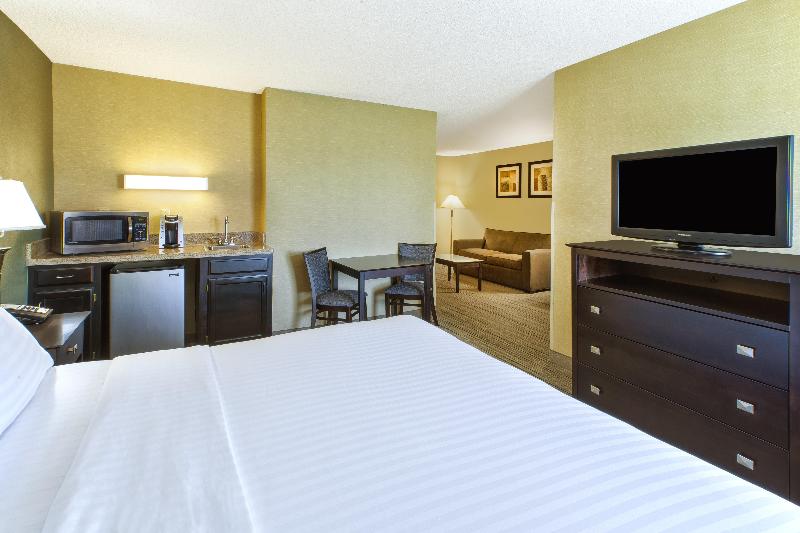 Люкс Кровать Кинг, Country Inn & Suites By Radisson, Benton Harborst. Joseph, Mi