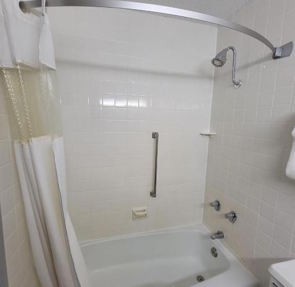 Студия Стандарт, Ramada By Wyndham Angola/fremont Area