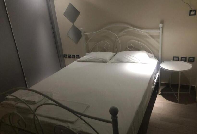 高级工作室, Roomotel Apartments