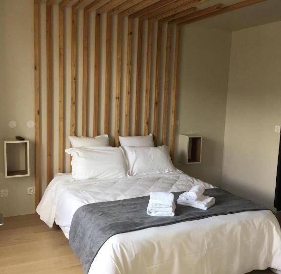 Номер Deluxe, Le Haylton
