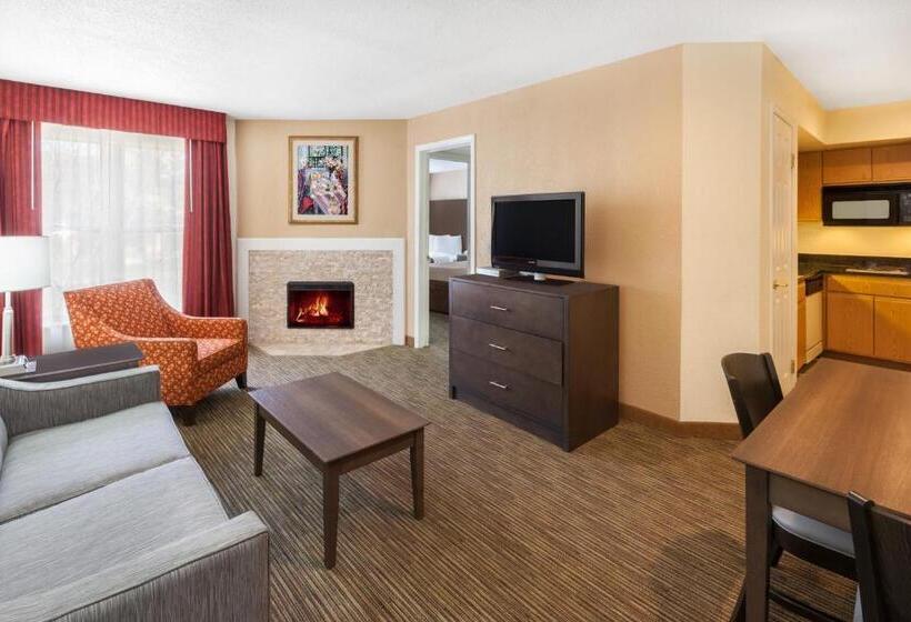 سوئیت مستر, Affordable Suites Of America Detroitwarren