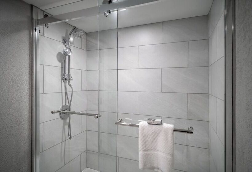 클럽 스위트, Delta Hotels By Marriott Huntington Downtown