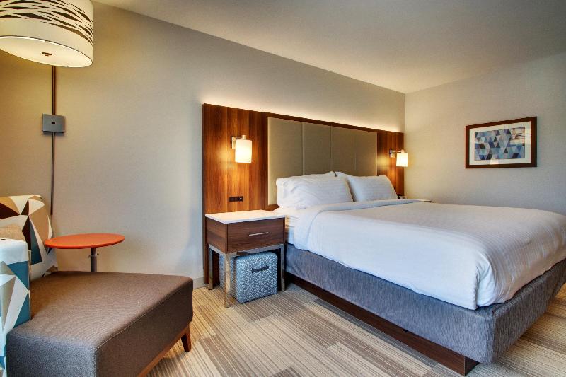 חדר סטנדרט עם מיטת קינג, Holiday Inn Express & Suites Helen, An Ihg