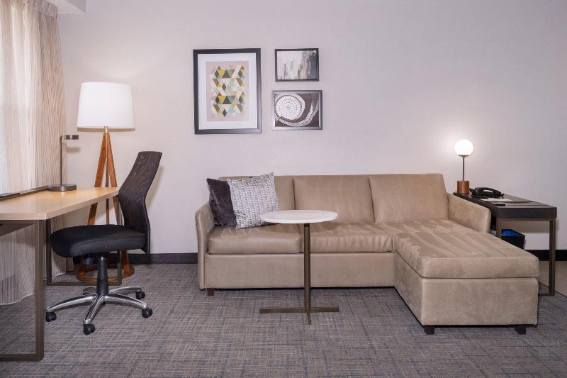 스위트 킹사이즈 침대, Holiday Inn Express Wilson I 95, An Ihg