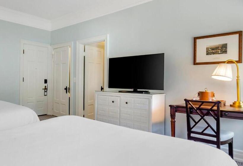 클래식 룸 킹 침대, The Omni Homestead Resort & Spa
