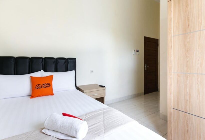 Номер Стандарт, Reddoorz Syariah Near Purwosari Train Station