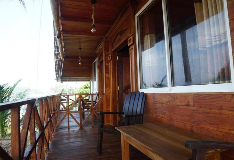 Трехместный Номер Deluxe Вид на Море, Turtle Bay Beach Resort