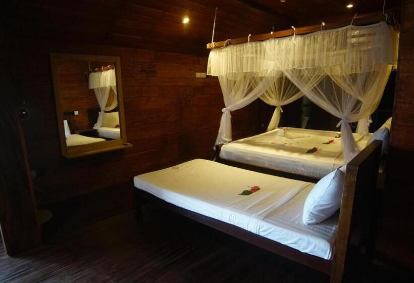 Трехместный Номер Deluxe Вид на Море, Turtle Bay Beach Resort