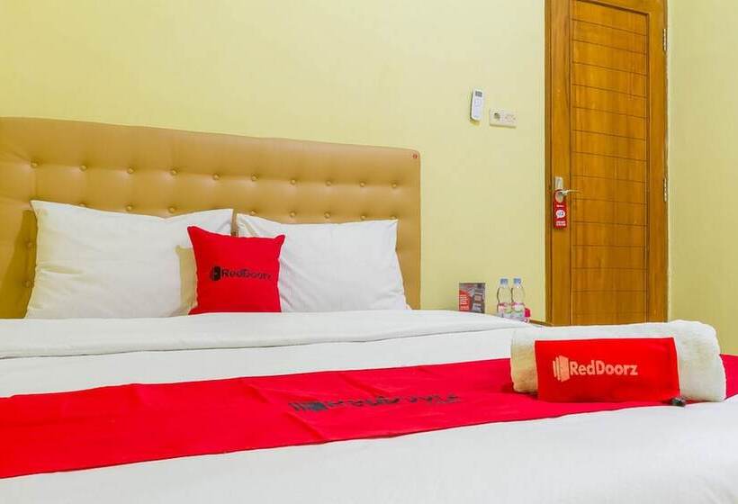 Номер Economy, Reddoorz Syariah @ Puri Kalijaga Street