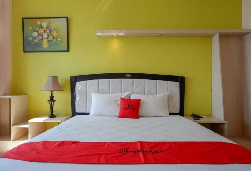 디럭스 룸, Reddoorz Plus Syariah @ Hotel Boulevard Luwuk