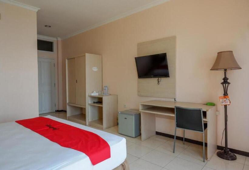 디럭스 룸, Reddoorz Plus Syariah @ Hotel Boulevard Luwuk