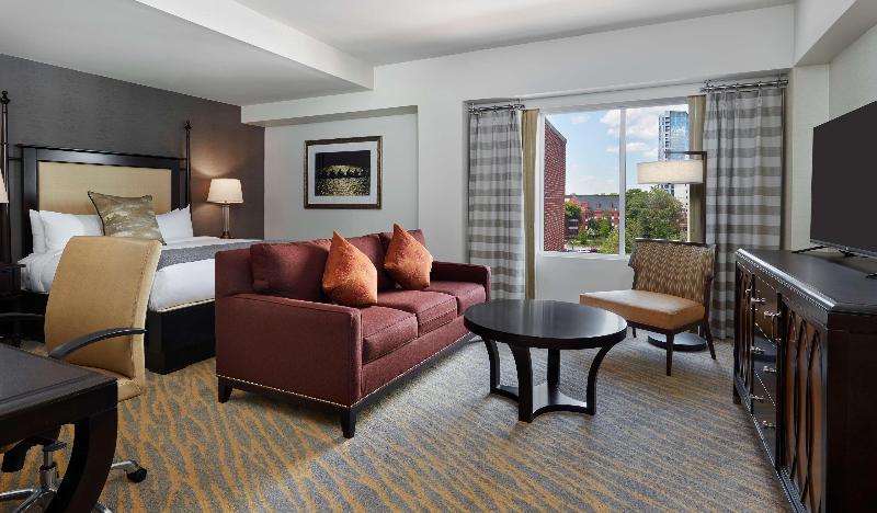 キングサイズベッドのデラックスルーム, The Inn At Penn, A Hilton