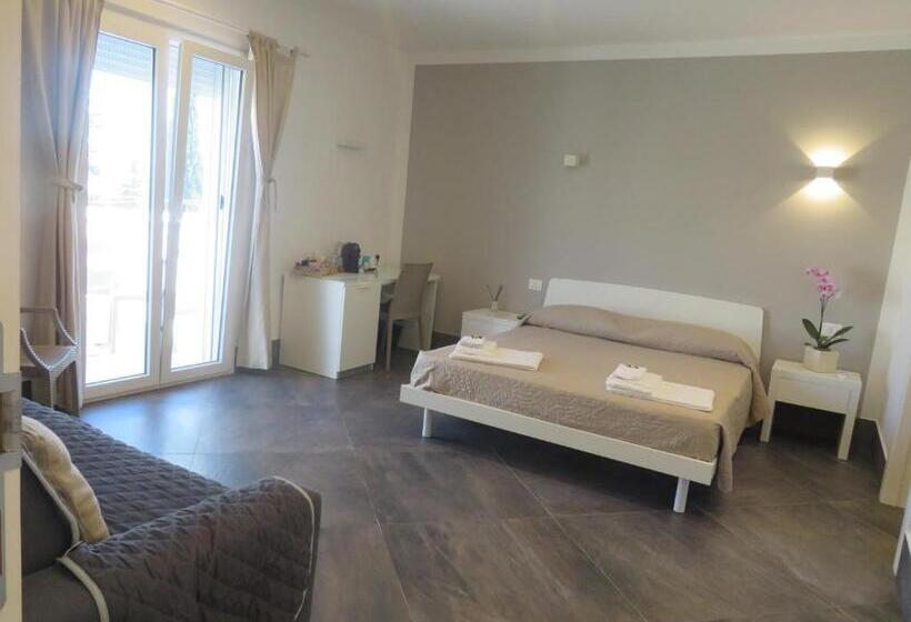 اتاق استاندارد چهار تخته, B&b Adenzia