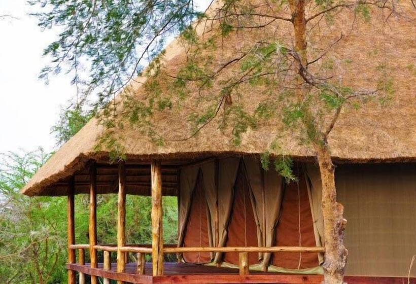 کلبه دلوکس, Kabalega Wilderness Lodge