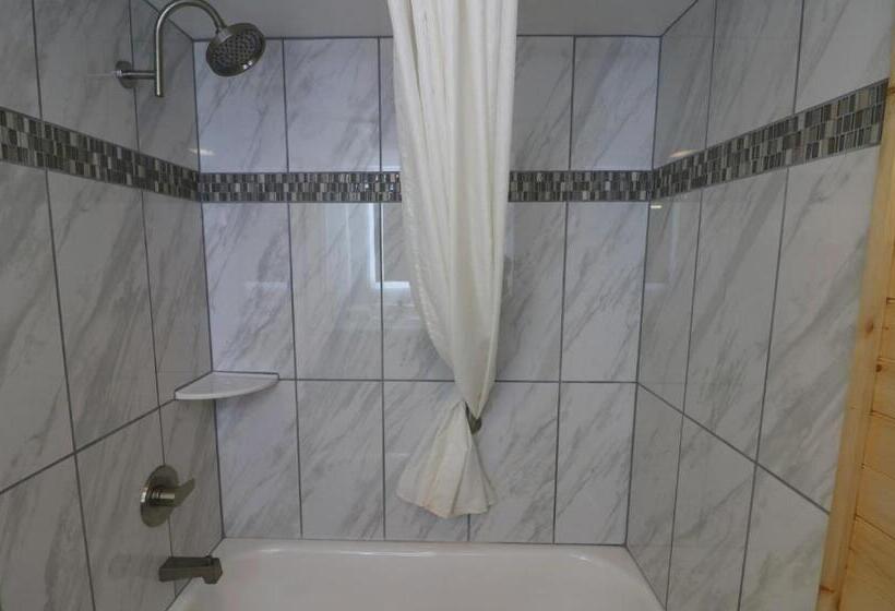 Pokój Standard Łóżko King Size, Howard Johnson By Wyndham Downtown Gatlinburg