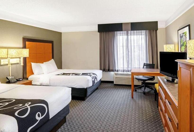 اتاق لوکس, La Quinta By Wyndham Houston West Park 10