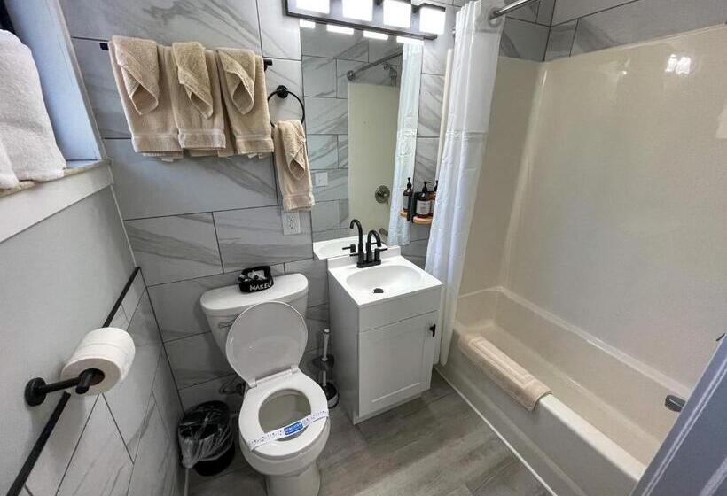 Люкс 2 Спальни, Lake Bluff Inn And Suites