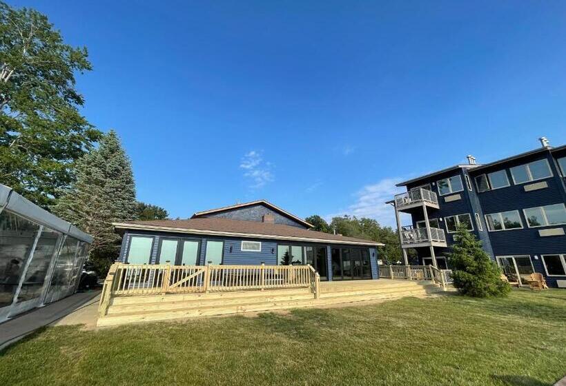 Вилла 3 Спальни, Lake Bluff Inn And Suites