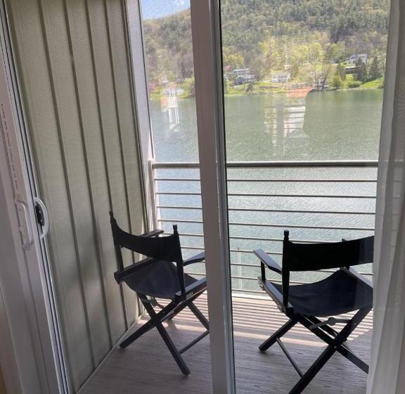 Номер Deluxe с Балконом, Lake Front