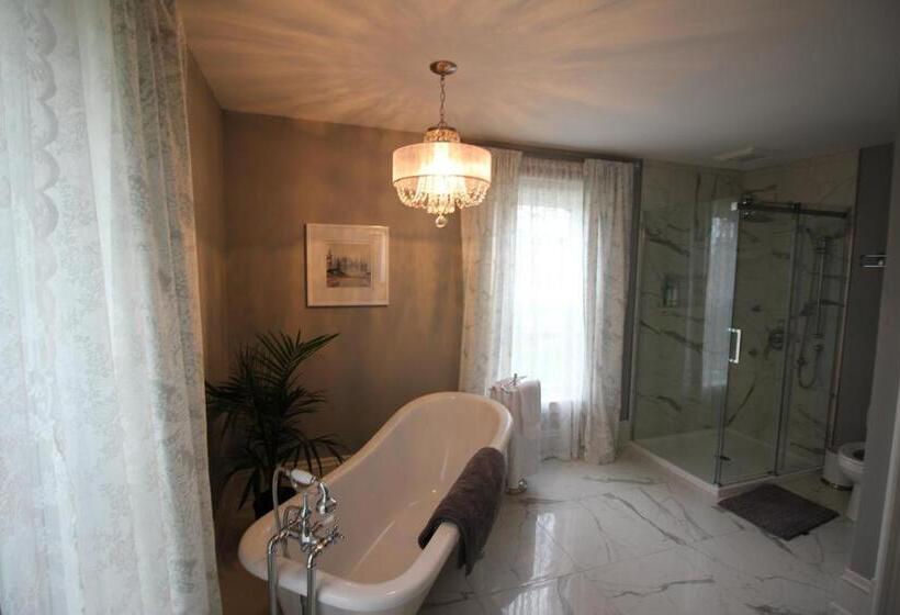 디럭스 스위트, Maplehurst Manor Bed And Breakfast