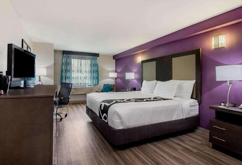 장애인을 위한 킹사이즈 침대 스탠다드 룸, La Quinta Inn By Wyndham West Long Branch