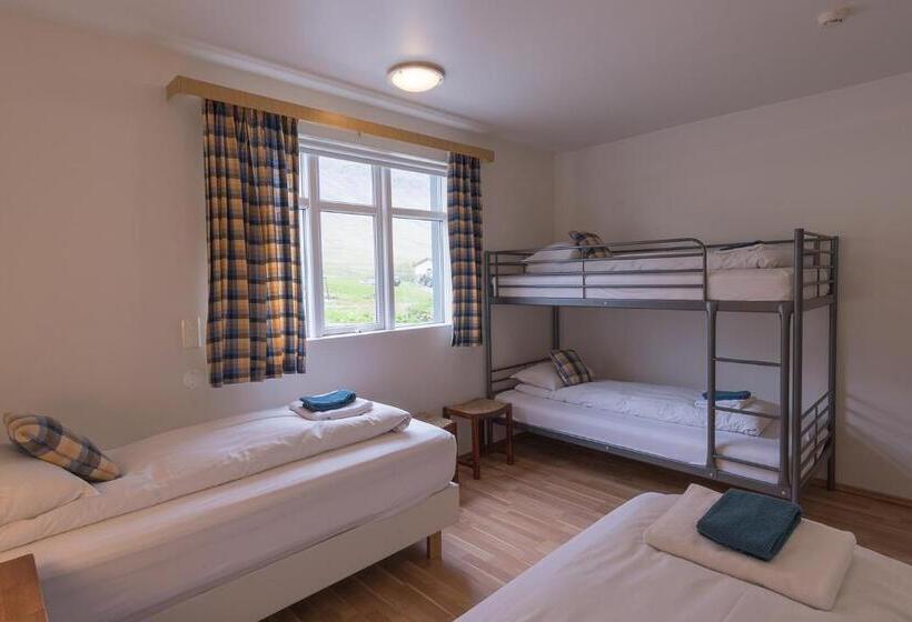 اتاق استاندارد چهارنفره با سرویس بهداشتی مشترک, Skyrhusid Hi Hostel