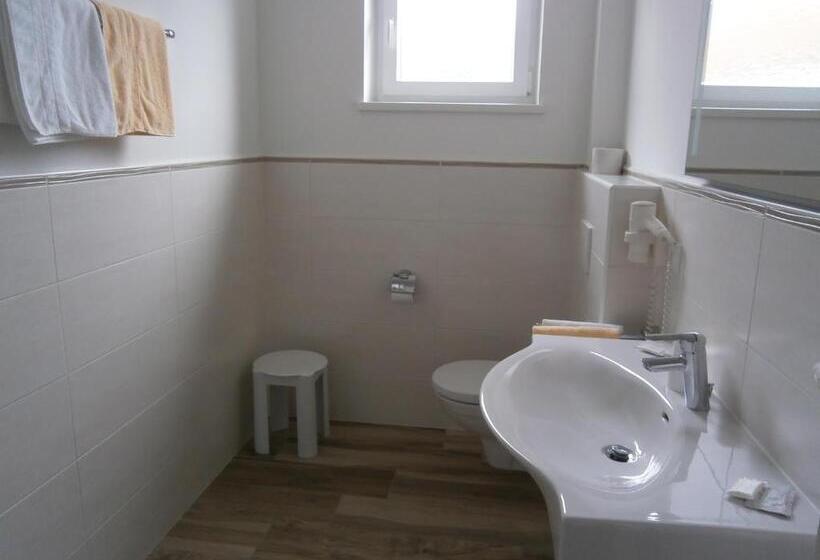 Семейный Номер, Pension & Apartments Ertl