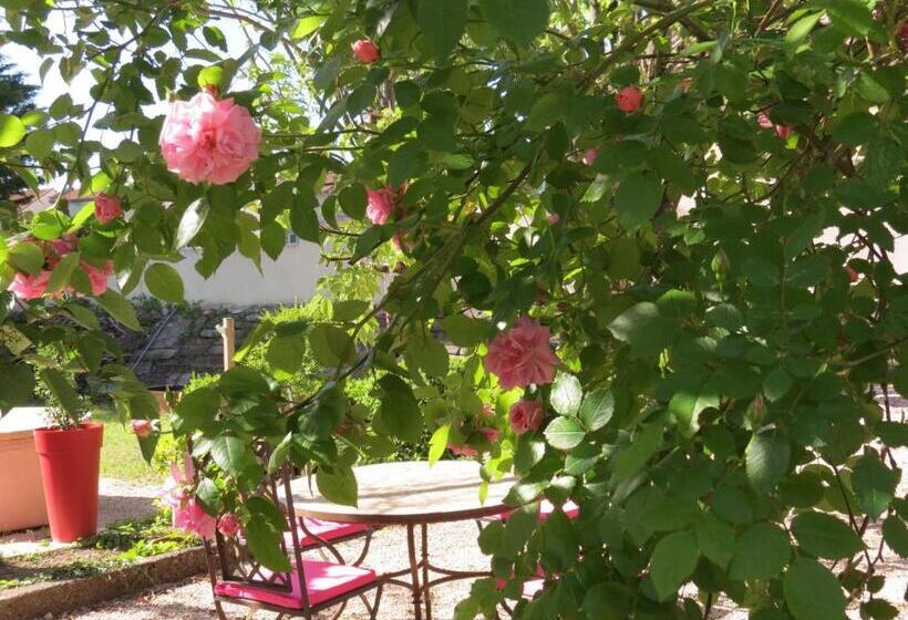 Номер Стандарт Вид на Сад, Le Jardin Chambre D Hotes