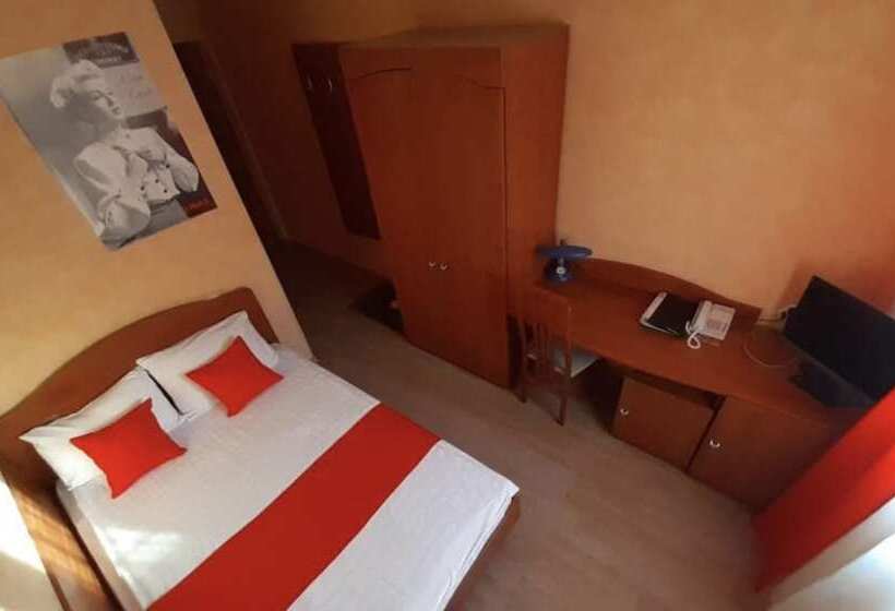 Номер Комфорт, Maxrooms Volga Hollywood