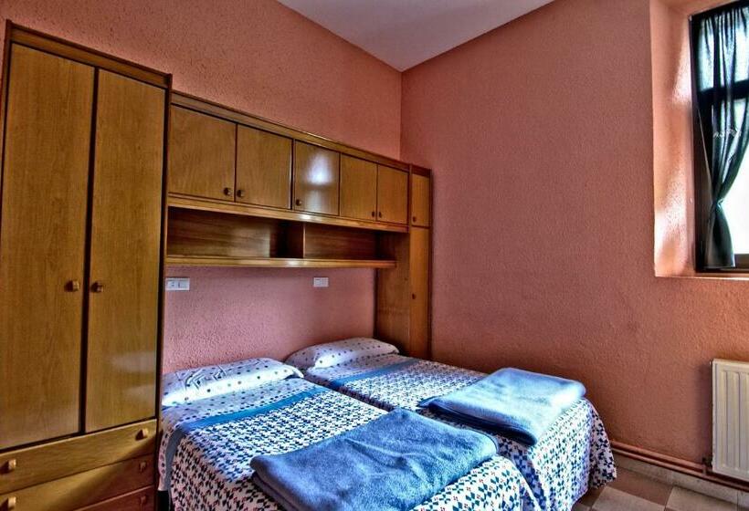 Номер Стандарт, Albergue Juvenil De Bustiello